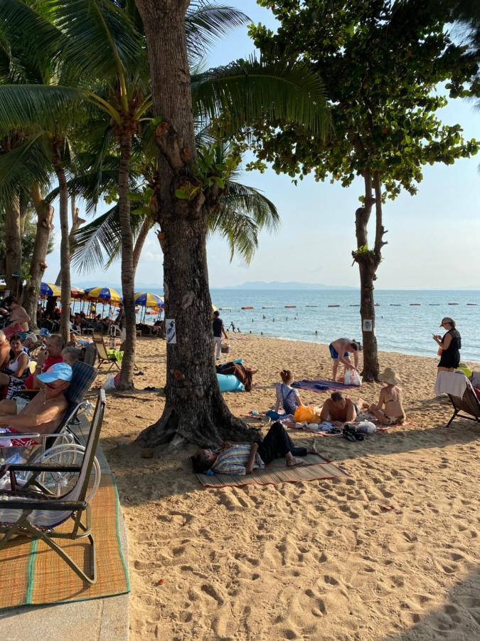 Jomtien Beach Hostel & Guesthouse Exterior foto